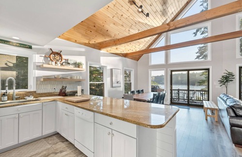 Meredith House | Adirondack style Winnipesaukee waterfront home with 4 bedrooms and SW EXP