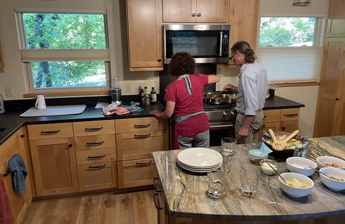 Ashland Cabin | Adjacent to downtown Ashland and Lithia Park. Lithia Park Cabin