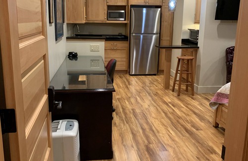 Ashland Apartment | Adjacent to Downtown Ashland and Lithia Park, Lithia Park Suite 3