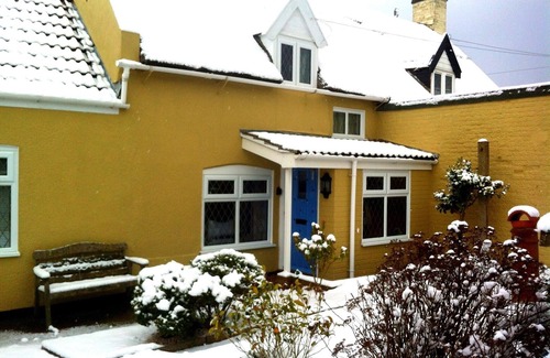 Winterton-on-Sea Cottage | Admiral Cottage, Cosy Thatched Cottage Close To Sea & Sand Dunes