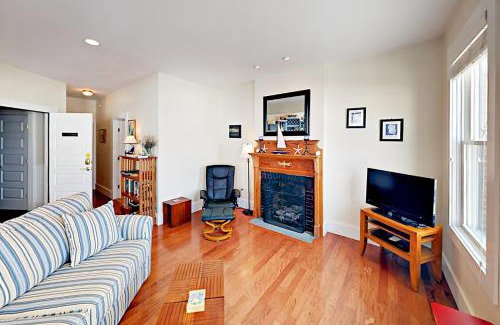 Boothbay Harbor Apartment | Admiral's and Captain's Quarters