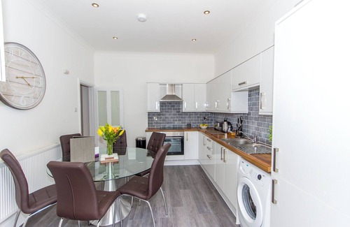 Plymouth Apartment | Admiralty street by Pureserviced