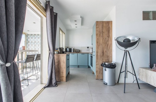 Cannes City Centre Apartment | Admire Panoramic Ocean Views Thru Walls of Windows