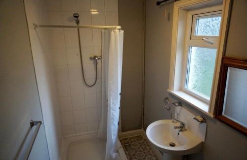 Bloxwich Hotel | Adnans Hotel