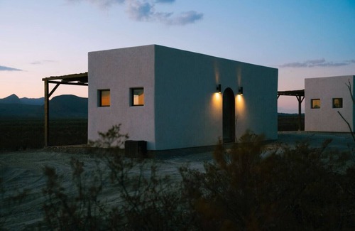 Terlingua Villa | Adobe Arches - The Coyote