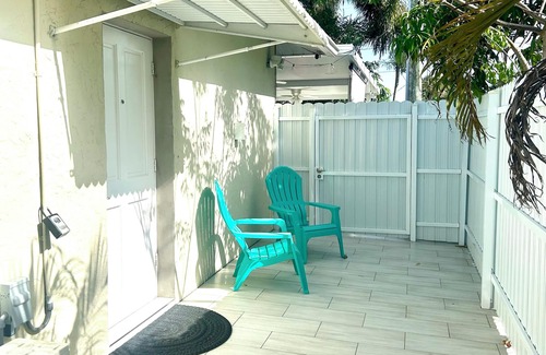 West Palm Beach Apartment | Adorable 1 bedroom studio in perfect location