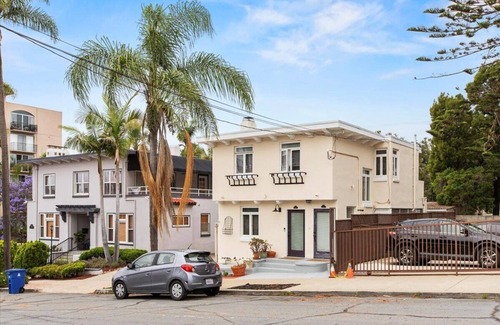 Park West Apartment | Adorable 1 Br. 1 Bath Apartment with AC in Sunny San Diego.
