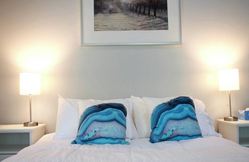 Jackson House | Adorable apartment located on the grounds of Sandhill Crane Vineyards!