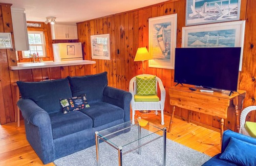 Dennis House | Adorable beach cottage, steps from Bayview Beach, sleeping 12