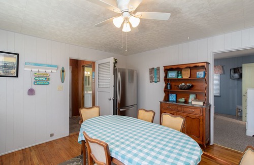 Cayucos House | Adorable Beach Cottage only a block to the beach and a short walk to downtown