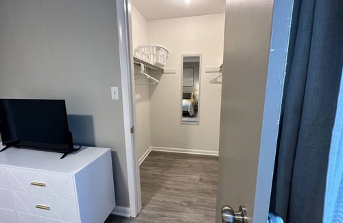 Jasper Apartment | Adorable Boho Style 2/1 Apt