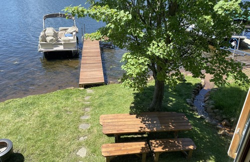Balsam Lake Cabin | Adorable cabin right on Balsam Lake with gradual slope to Lake.