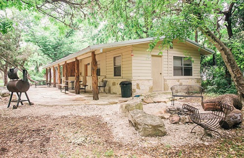 Concan Cabin | Adorable cabin STEPS away From the Crystal Clear Frio River - Terrace #3