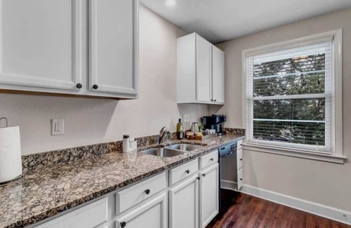 San Marco Condo | Adorable Condo - 2 blocks from San Marco Square!