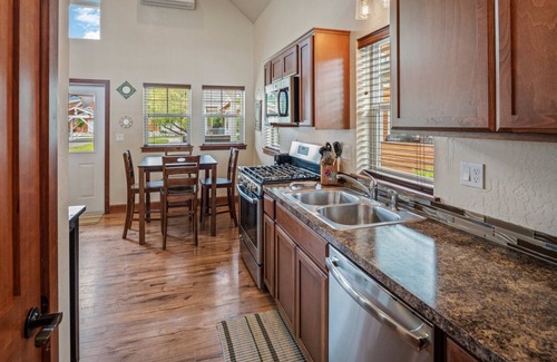 Dover Bay House | Adorable Dover Bay Resort Bungalow | Marina, Walking Paths | Dog Friendly