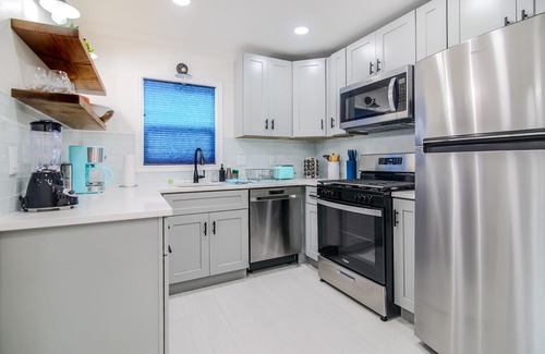 Cherrywood House | Adorable East Austin Cottage close to Everything downtown