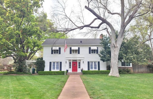 Chico Apartment | Adorable historic carriage house across from Bidwell Park