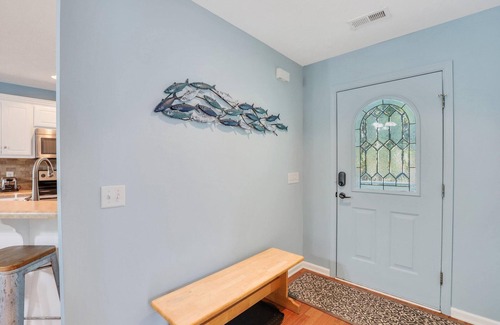 Oceanmarsh Subdivision House | Adorable Home on Lagoon with Golf Cart