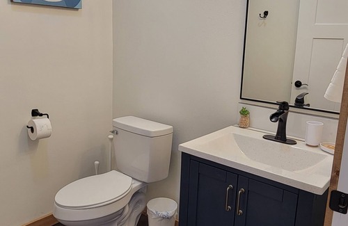 Cookson Apartment | Adorable Molly B Cabin 1-bedroom 1-bath w/parking/WiFi/AC