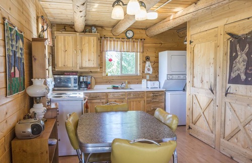 Whitehall Cabin | Adorable Montana Country Cabin