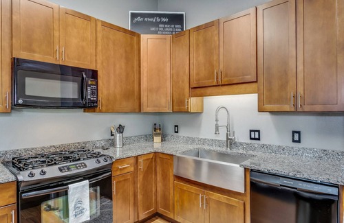 Northeast Pensacola House | Adorable North Pensacola Cottage - Private Back Yard - Fast WiFi - Free Parking - *Reduced Rates*