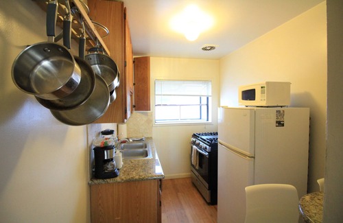 South Mission Beach Apartment | Adorable South Mission Studio-Steps to Ocean & Bay, Walk 5min to Belmont Park6