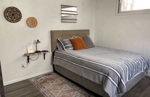 Central - Terry Cottage | ★Adorable Tiny House near hospitals & breweries ★