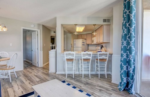 Sneads Ferry Condo | Adorable Updated Oceanfront Condo on the top floor!