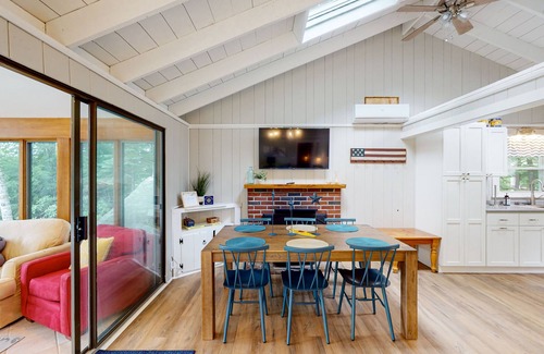 Moultonborough House | Adorable Winnipesaukee Lakehouse and Guest House for 12
