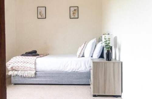 Carlisle Apartment | Adrian House, near Hospital, easy parking + garden
