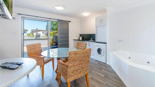 Yamba Hotel | Adrift Apartments Yamba
