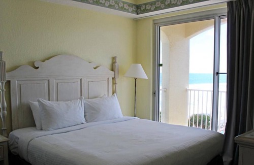 Bostroms Resort | Adventure Awaits! 4 Spacious Units, Kitchen, Beach, Pool, Shop at Volusia Mall