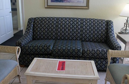 Bostroms Resort | Adventure Awaits! 4 Spacious Units, Kitchen, Beach, Pool, Shop at Volusia Mall