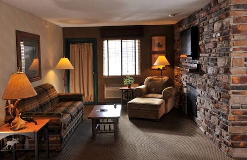 St. Joseph Hotel | Adventurous Suites, Bar & Shuttle to Rocrans Airport Nearby | 2 Units