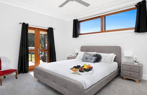 Bowral House | Advilla - stylish, charming and central location