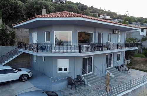 Agii Apostoli House | Aegean Beachfront