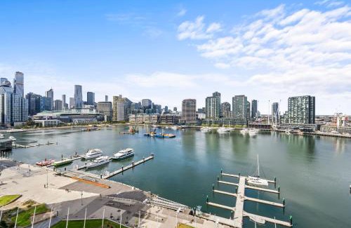 Docklands Apartment | Aerie Stays NewQuay Collection