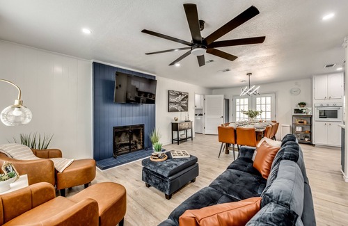 Weatherford House | Afar Modern Vacation Homen