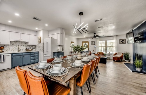 Weatherford House | Afar Modern Vacation Homen