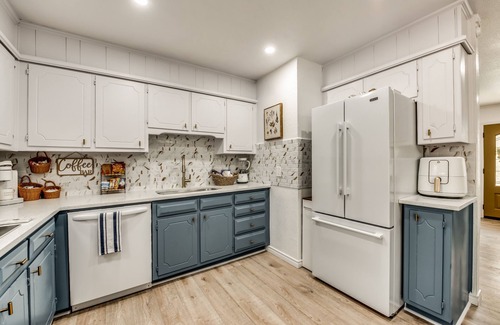 Weatherford House | Afar Modern Vacation Homen