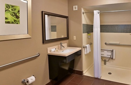 Sunnyvale Resort | Affordability Meets Comfort! TWO Spacious 2B Suites, Onsite Swimming Pool!