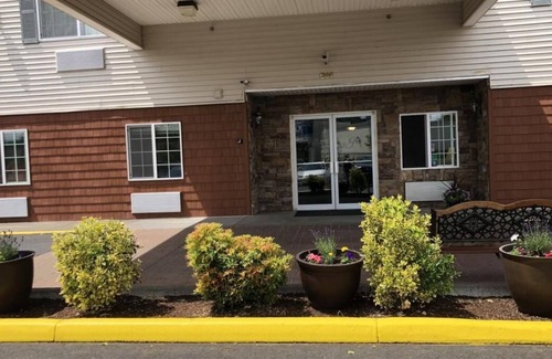 Kelso House | Affordability Meets Comfort in GuestHouse Kelso Longview! 3 Great Units