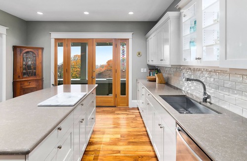 Leschi House | Affordable 2 Bedroom Craftsman in the Central District Close to Downtown Seattle