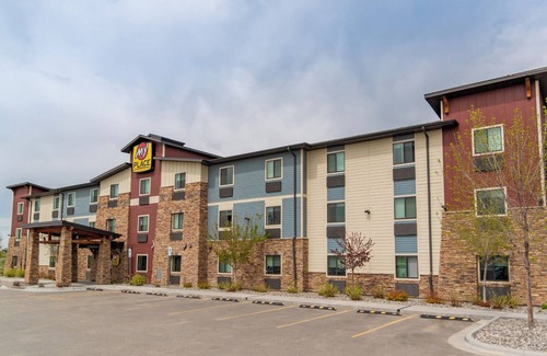Billings Hotel | Affordable Billings Stay w/Kitchen – Pet-Friendly Room Near Parks & Attractions