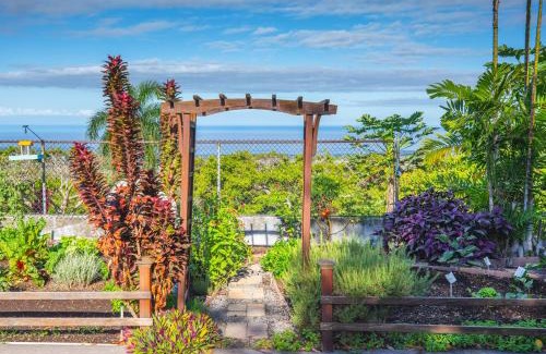 Kalaoa Villa | Affordable Luxury on One Acre