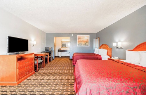 Vernon Hotel | Affordable Retreat Near Orbison Park – Pet-Friendly and Easy Parking