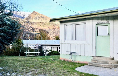 Bouvet Island House | Affordable Retro Bach in beautiful Arrowtown
