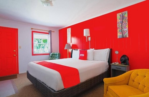Lamberton Hotel | Affordable Stay w/Parking Near Attractions & Dog Friendly