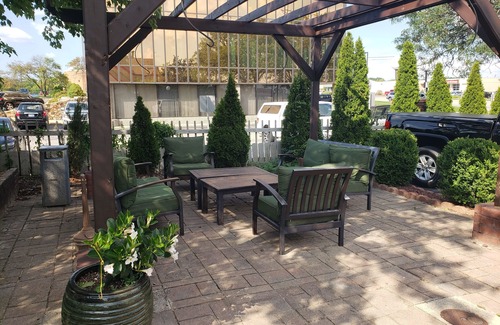 East Paris Apartment | Affordable Suites of America Grand Rapids