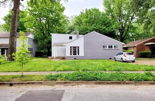 Vollintine-Evergreen House | Affordable Twin Room (2 Beds) Near St. Jude